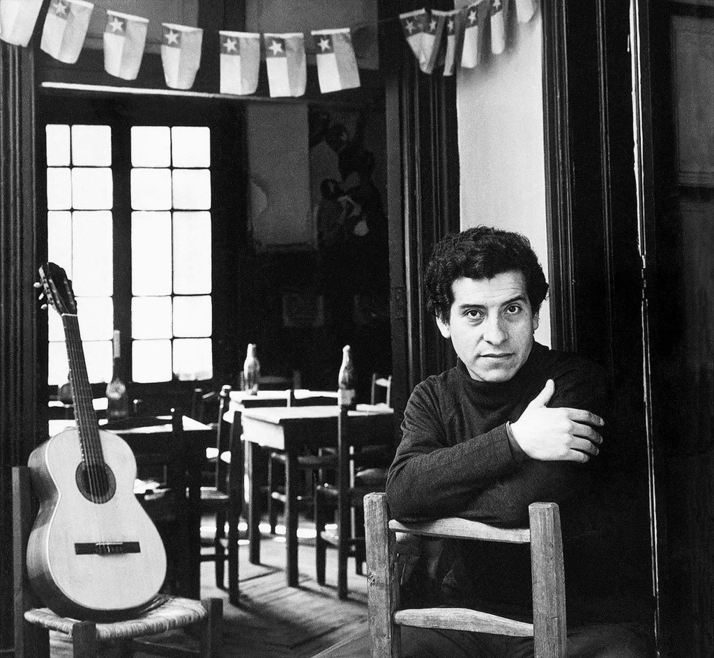 In this undated photo released by Fundacion Victor Jara appears prominent Chilean folk singer Victor Jara. A retired army colonel was indicted Thursday, Dec. 9, 2004 in the killing of Victor Jara in the opening days of the dictatorship of Gen. Augusto Pinochet. (AP Photo/Fundacion Victor Jara, Patricio Guzman) **MANDATORY CREDIT FUNDACION VICTOR JARA, PATRICIO GUZMAN **NO SALES**