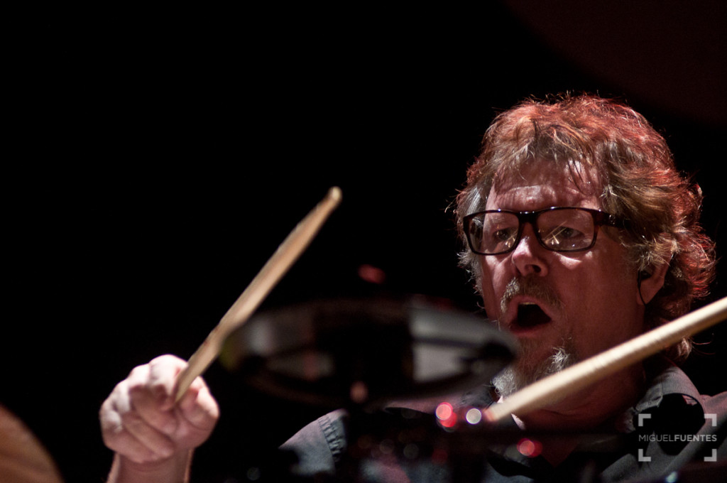 Pat Mastelotto junto a Stick Men 2015 - Foto Miguel Fuentes